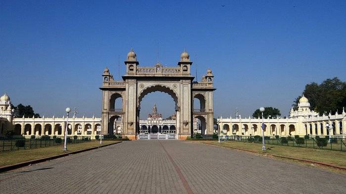 Book a cab to mysore palace