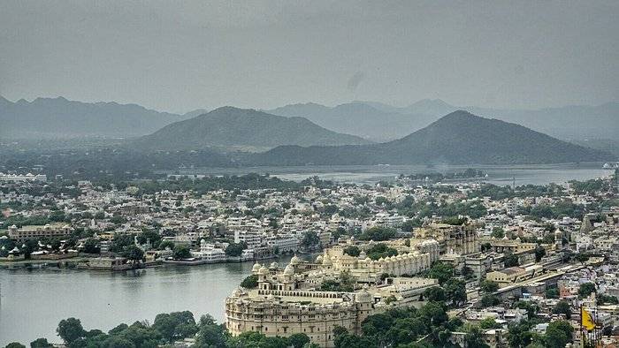 Cabs in udaipur